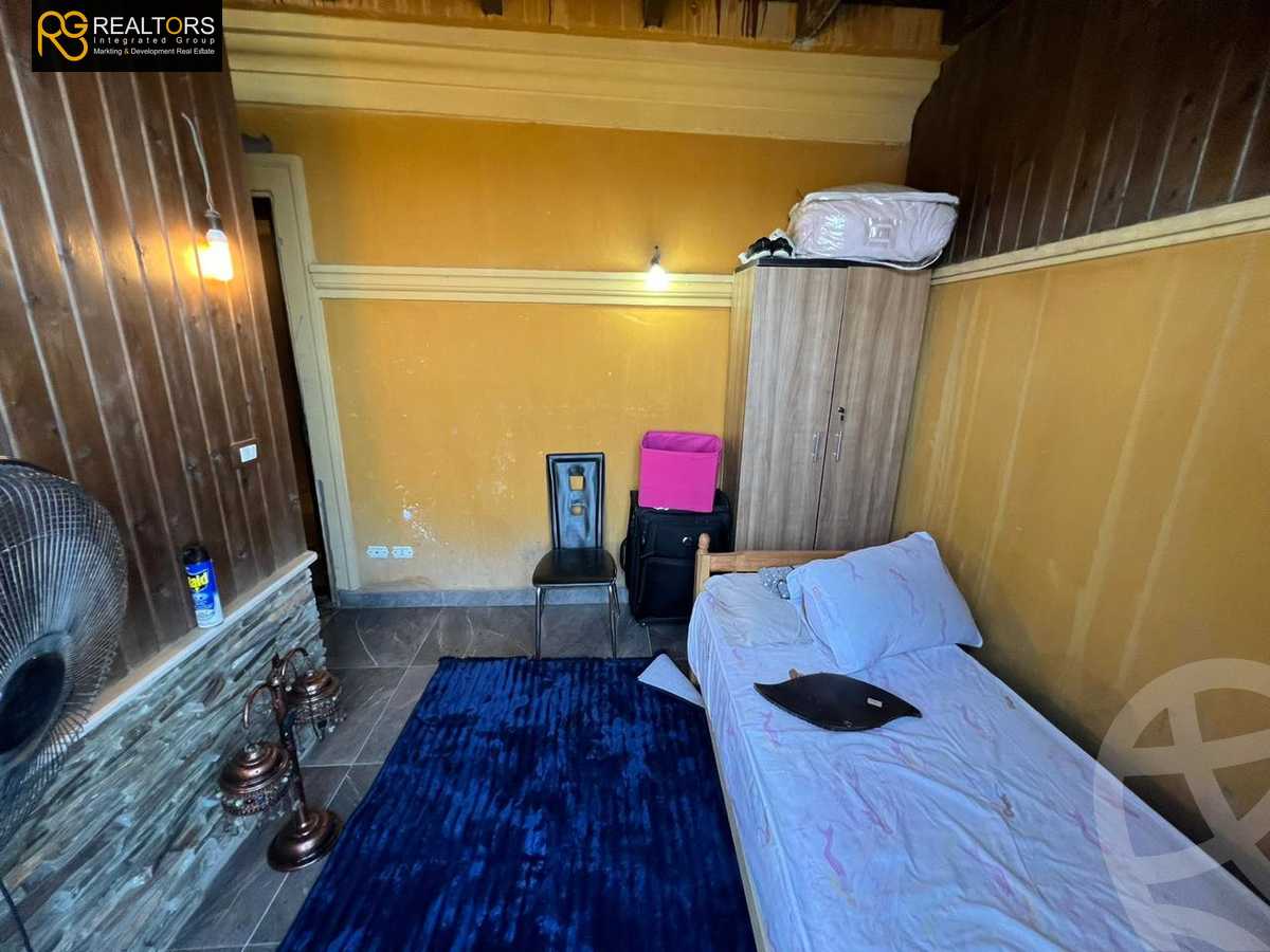 https://aqarmap.com.eg/en/listing/5983265-for-sale-cairo-el-sheikh-zayed-city-compounds-royal-meadows