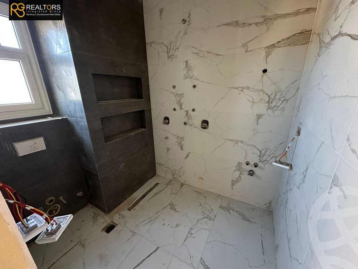https://aqarmap.com.eg/en/listing/6033635-for-sale-cairo-el-sheikh-zayed-city-lshykh-zyd-ljdyd-toya-compound-al-tholathea