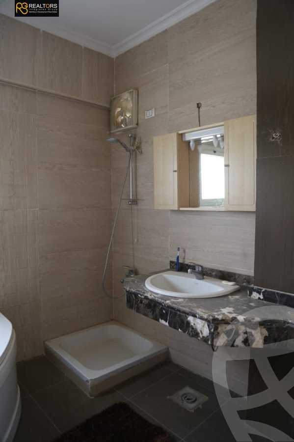 https://aqarmap.com.eg/en/listing/6036382-for-sale-cairo-el-sheikh-zayed-city-lshykh-zyd-ljdyd-park-valley-royal-compound-efid
