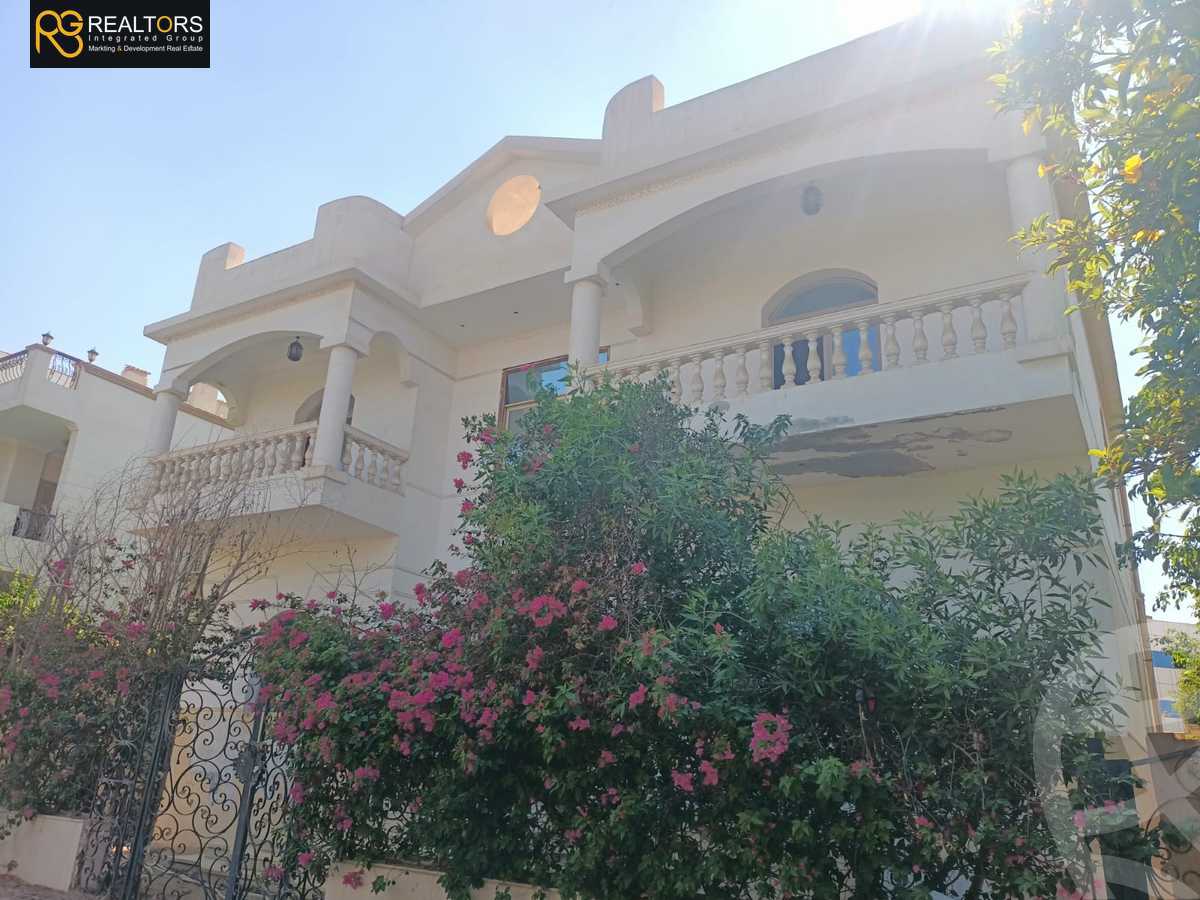 https://aqarmap.com.eg/en/listing/6036426-for-sale-cairo-el-sheikh-zayed-city-compounds-el-yasmeen-compound