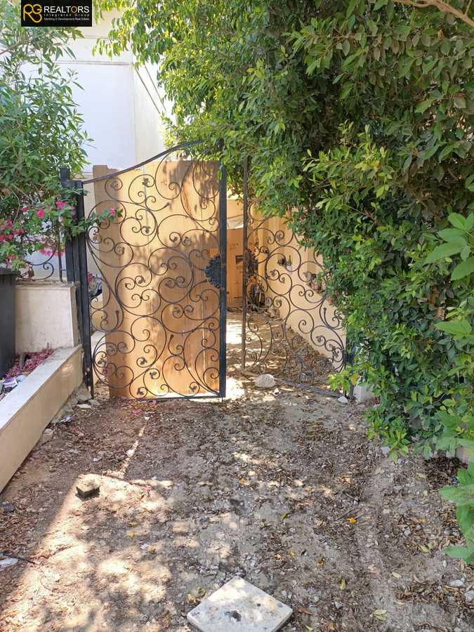 https://aqarmap.com.eg/en/listing/6036426-for-sale-cairo-el-sheikh-zayed-city-compounds-el-yasmeen-compound