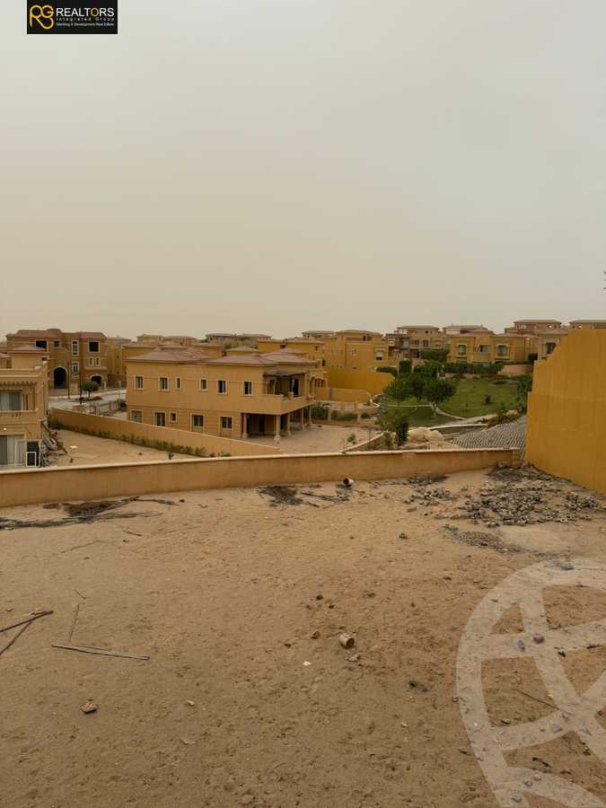 https://aqarmap.com.eg/en/listing/6039243-for-sale-cairo-el-sheikh-zayed-city-compounds-royal-meadows