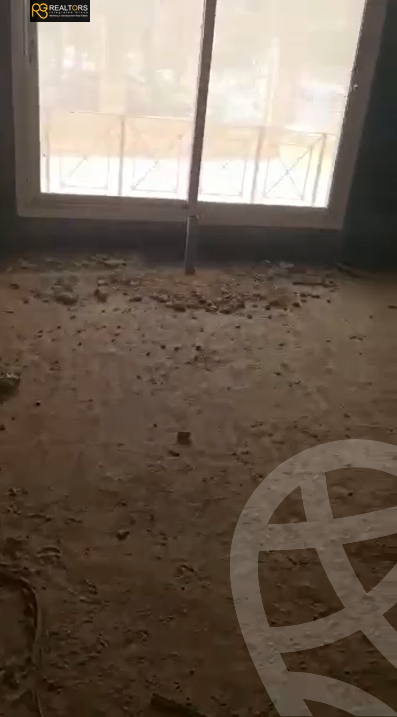 https://aqarmap.com.eg/en/listing/6039243-for-sale-cairo-el-sheikh-zayed-city-compounds-royal-meadows
