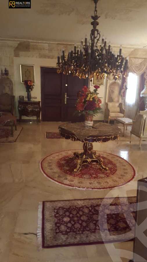 https://aqarmap.com.eg/en/listing/6045433-for-sale-cairo-el-sheikh-zayed-city-compounds-royal-city