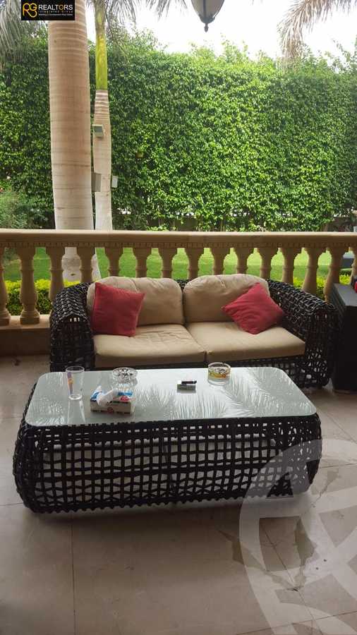 https://aqarmap.com.eg/en/listing/6045433-for-sale-cairo-el-sheikh-zayed-city-compounds-royal-city