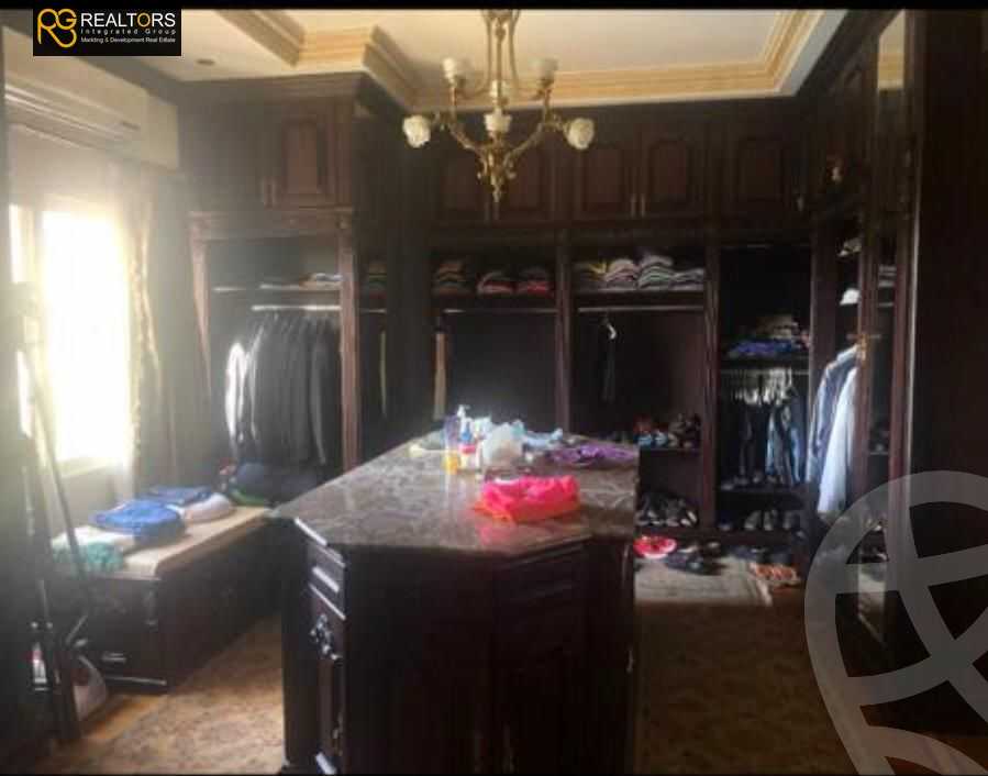 https://aqarmap.com.eg/en/listing/6068761-for-sale-cairo-el-sheikh-zayed-city-compounds-royal-city