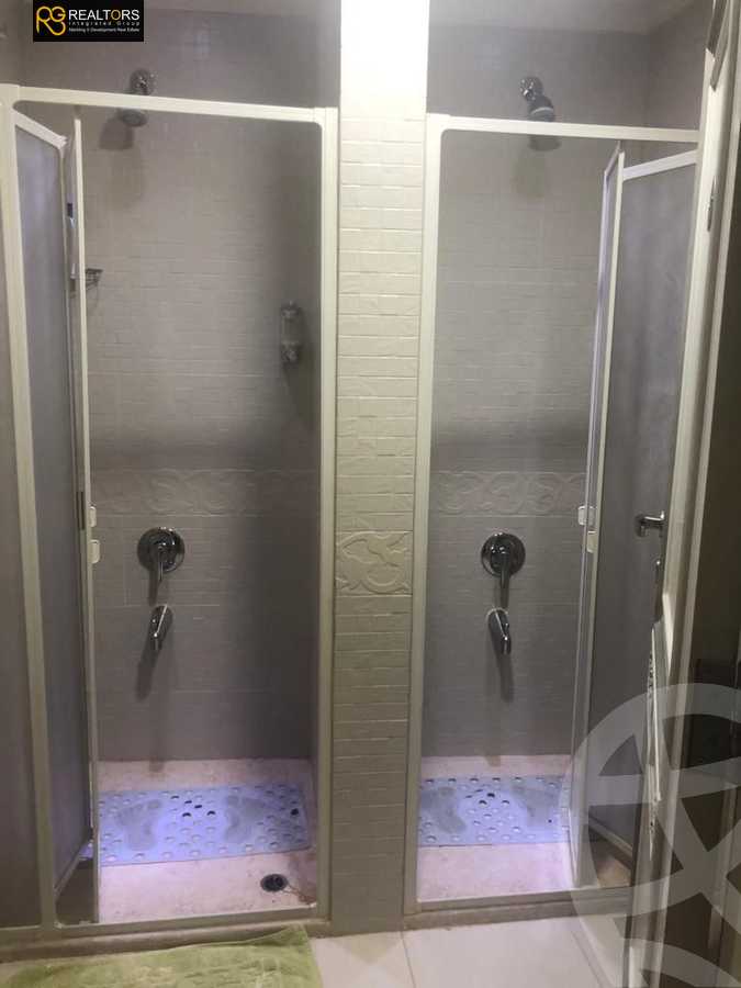 https://aqarmap.com.eg/en/listing/6068761-for-sale-cairo-el-sheikh-zayed-city-compounds-royal-city