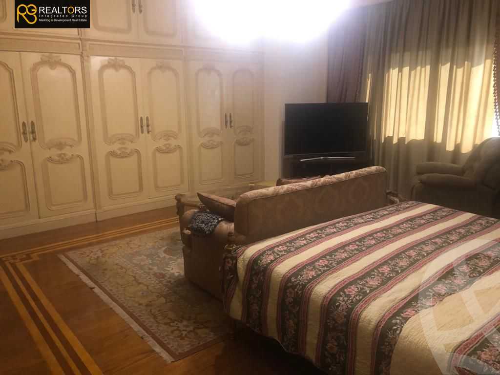 https://aqarmap.com.eg/en/listing/6068761-for-sale-cairo-el-sheikh-zayed-city-compounds-royal-city