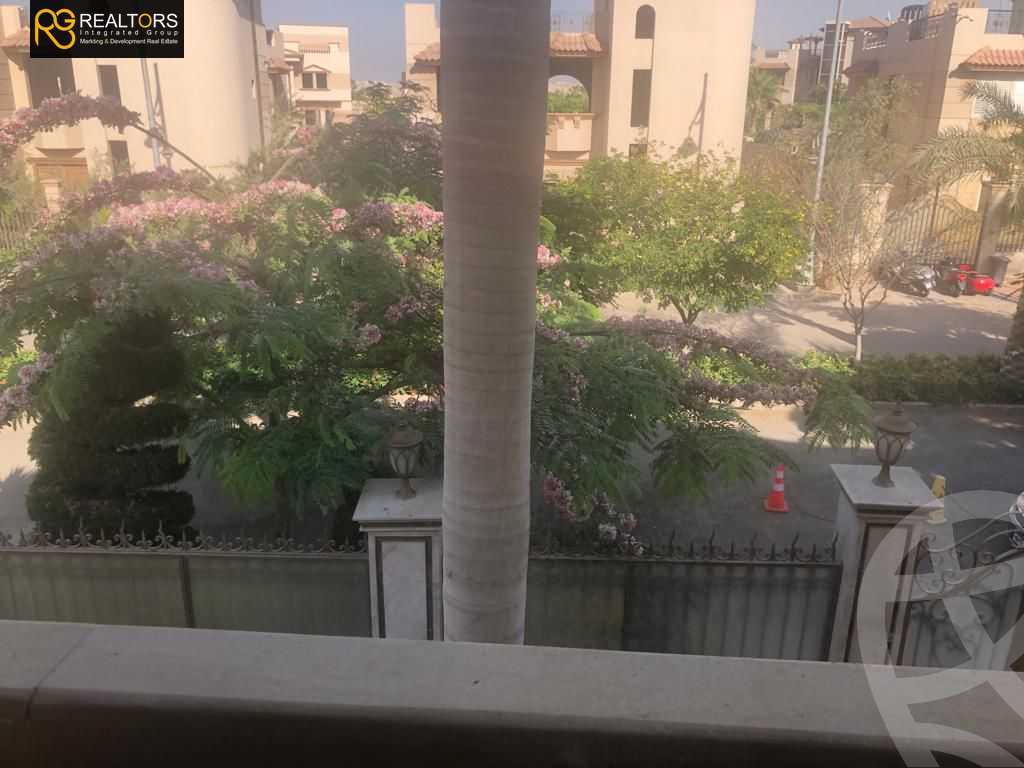 https://aqarmap.com.eg/en/listing/6068761-for-sale-cairo-el-sheikh-zayed-city-compounds-royal-city