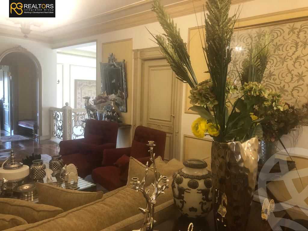 https://aqarmap.com.eg/en/listing/6068761-for-sale-cairo-el-sheikh-zayed-city-compounds-royal-city