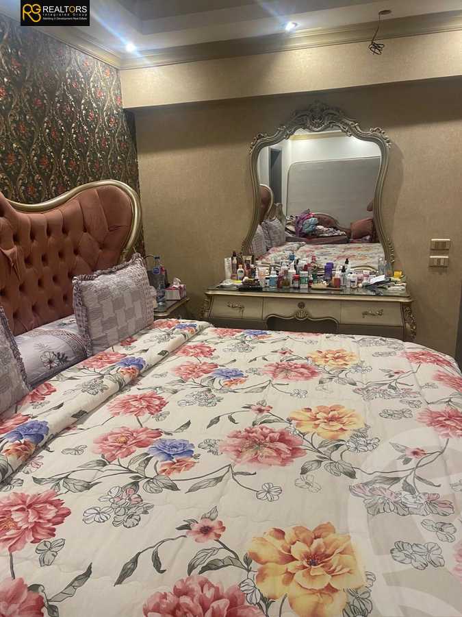https://aqarmap.com.eg/en/listing/6072685-for-sale-cairo-el-sheikh-zayed-city-alex-cairo-desert-road-mdyn-sfnks-ljdyd-sandorini