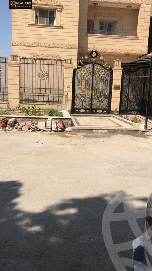https://aqarmap.com.eg/en/listing/6105600-for-sale-cairo-6th-of-october-compounds-dream-land-flower-resort