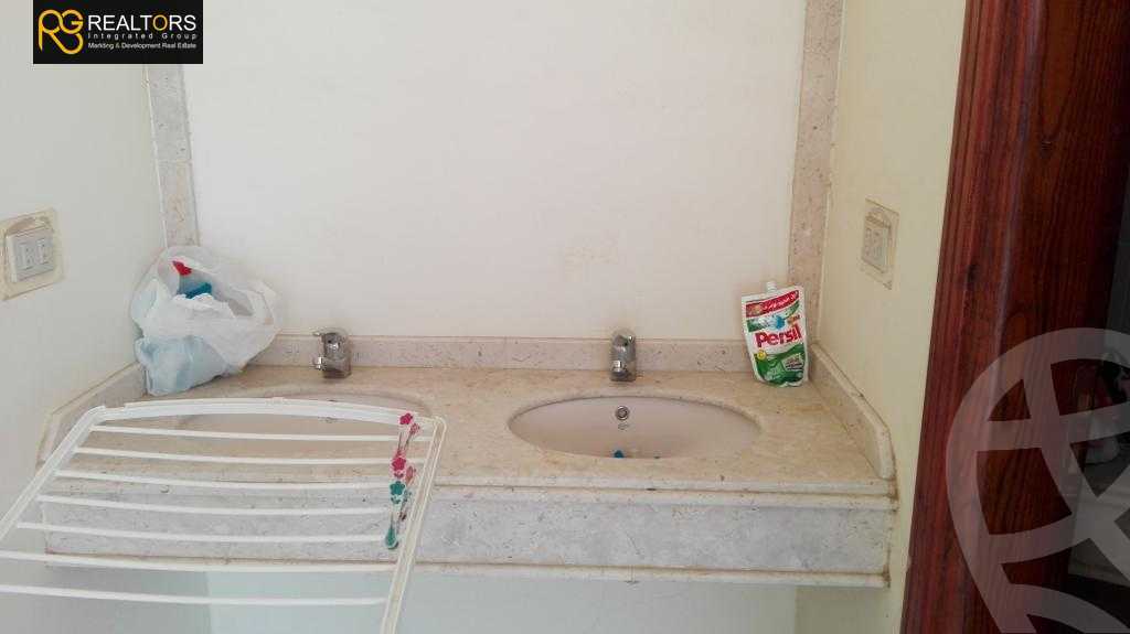 https://aqarmap.com.eg/en/listing/6107367-for-sale-cairo-el-sheikh-zayed-city-compounds-el-yasmeen-compound