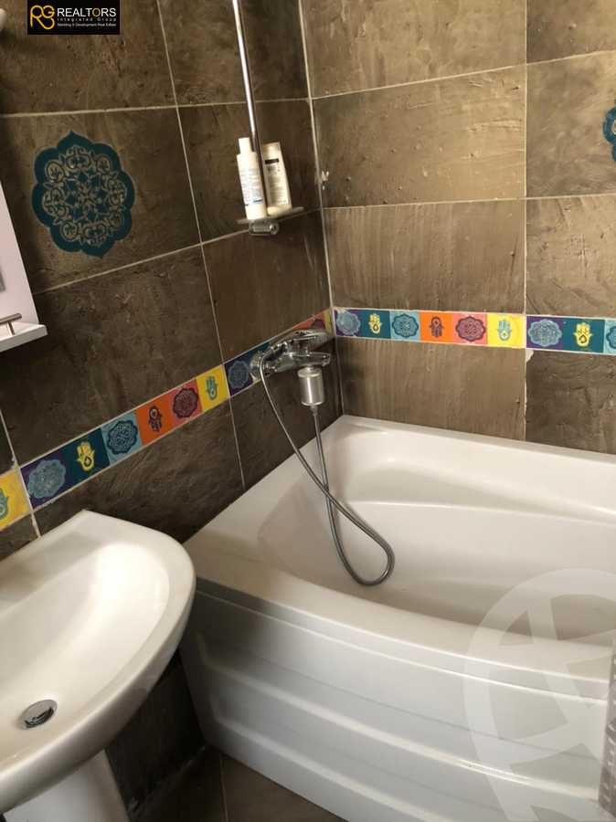 https://aqarmap.com.eg/en/listing/6154471-for-sale-cairo-el-sheikh-zayed-city-compounds-beverly-hills