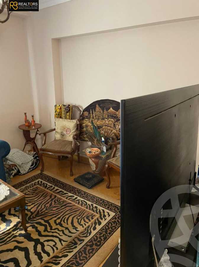 https://aqarmap.com.eg/ar/listing/6177988-for-sale-cairo-6th-of-october-featured-neighborhood-first-touristic-village-el-shaheed-mohammed-abdul-latif-alshimi-st