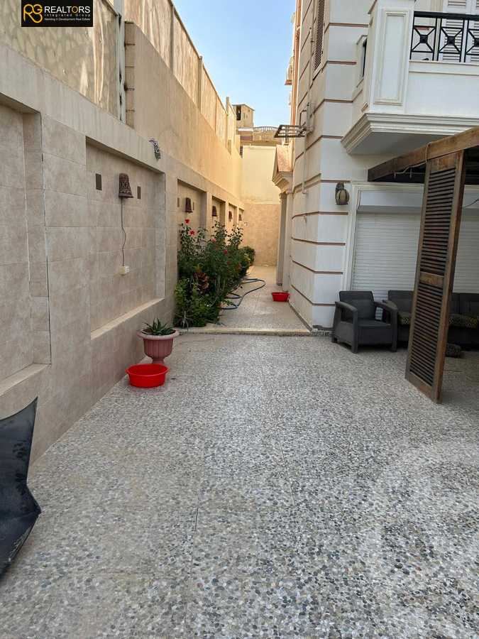 https://aqarmap.com.eg/ar/listing/6177988-for-sale-cairo-6th-of-october-featured-neighborhood-first-touristic-village-el-shaheed-mohammed-abdul-latif-alshimi-st
