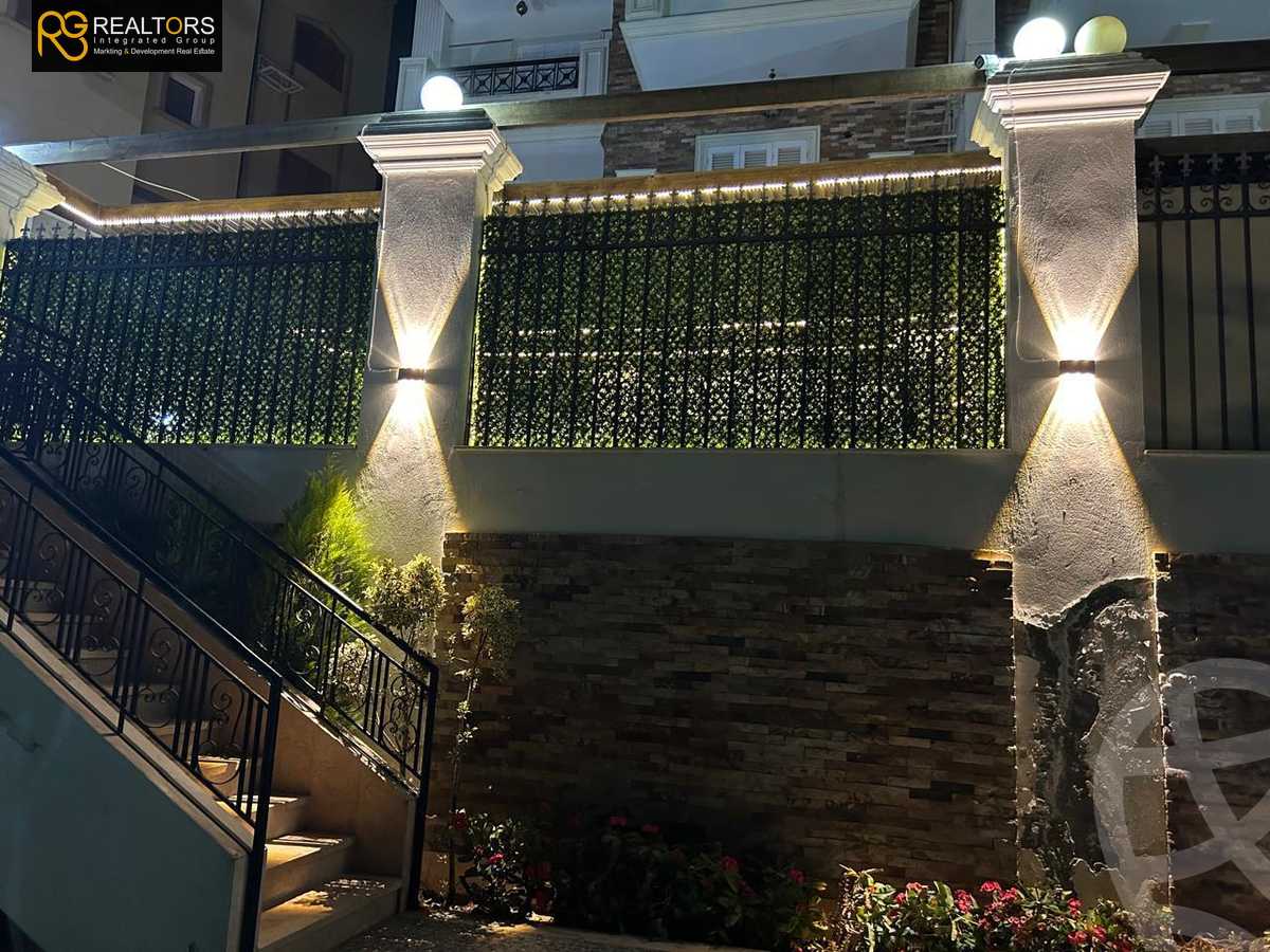 https://aqarmap.com.eg/ar/listing/6177988-for-sale-cairo-6th-of-october-featured-neighborhood-first-touristic-village-el-shaheed-mohammed-abdul-latif-alshimi-st