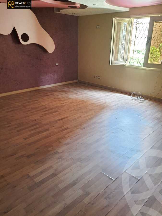 https://aqarmap.com.eg/ar/listing/6194377-for-sale-cairo-6th-of-october-featured-neighborhood-el-motamayez-neighborhood-al-moshir-ahmed-ismail-al-akid-ibrahim-abdo-st