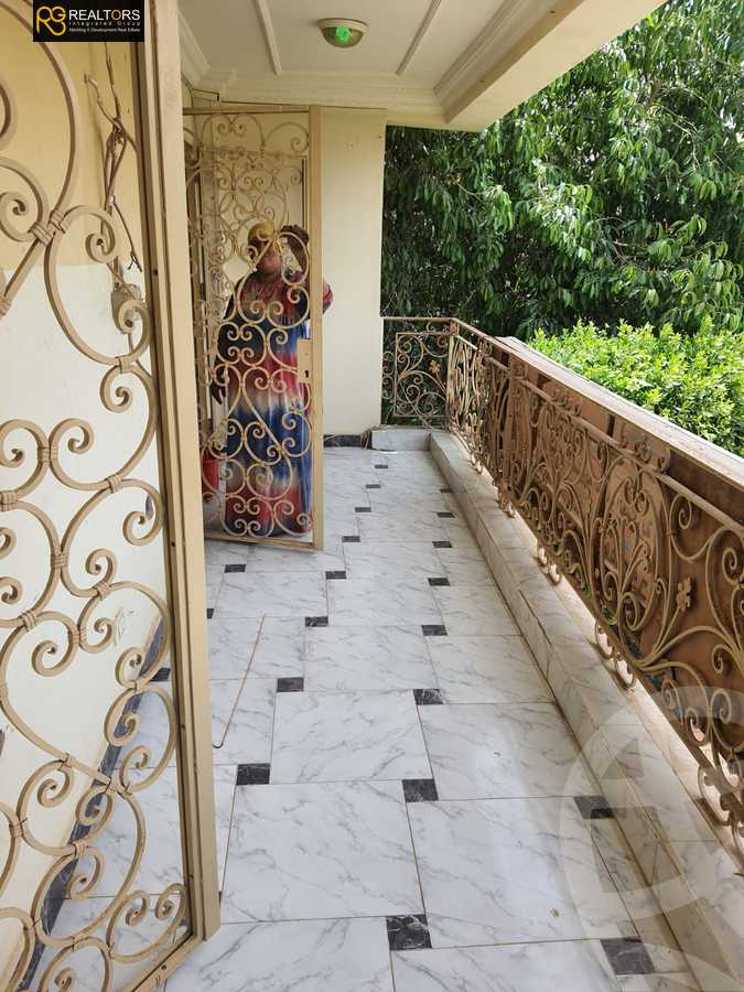 https://aqarmap.com.eg/ar/listing/6194377-for-sale-cairo-6th-of-october-featured-neighborhood-el-motamayez-neighborhood-al-moshir-ahmed-ismail-al-akid-ibrahim-abdo-st