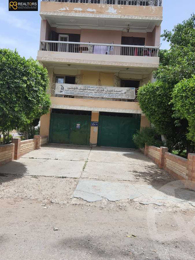 https://aqarmap.com.eg/ar/listing/6194377-for-sale-cairo-6th-of-october-featured-neighborhood-el-motamayez-neighborhood-al-moshir-ahmed-ismail-al-akid-ibrahim-abdo-st