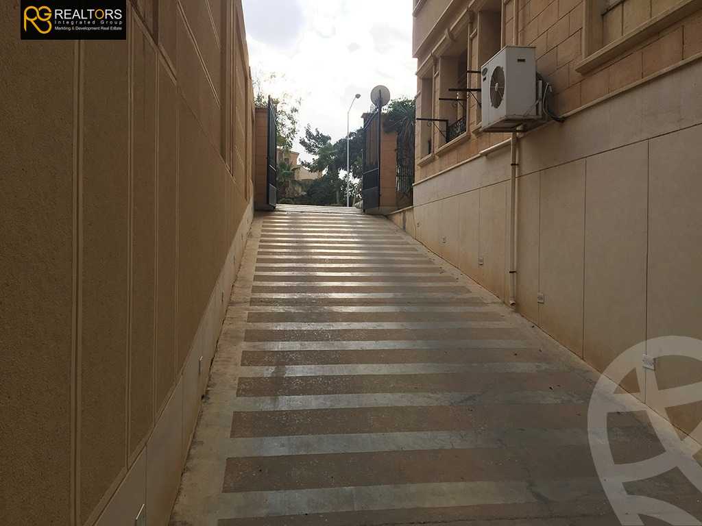https://aqarmap.com.eg/en/listing/6240955-for-sale-cairo-6th-of-october-featured-neighborhood-el-motamayez-neighborhood-dr-mohammed-nagy-st
