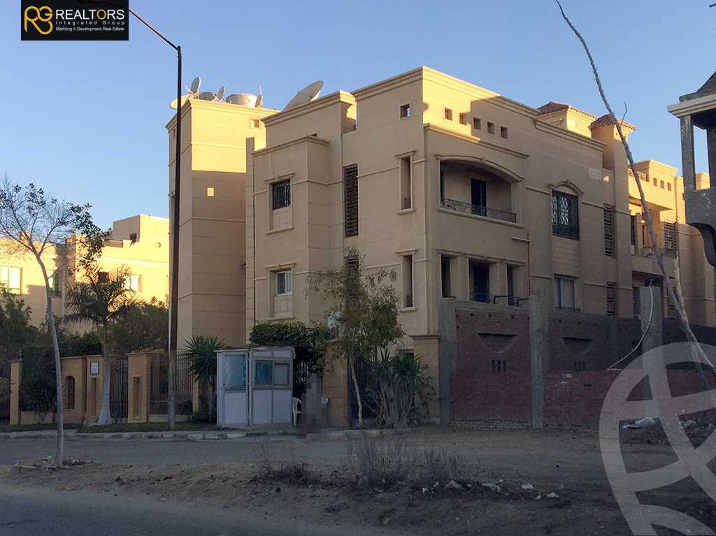 https://aqarmap.com.eg/en/listing/6240955-for-sale-cairo-6th-of-october-featured-neighborhood-el-motamayez-neighborhood-dr-mohammed-nagy-st