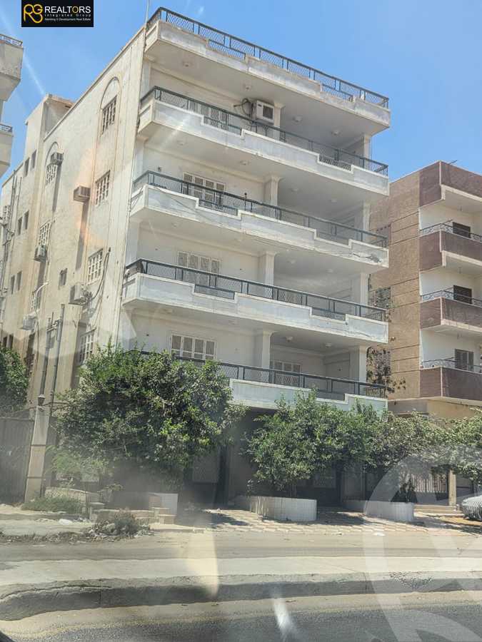https://aqarmap.com.eg/en/listing/6245387-for-sale-cairo-6th-of-october-el-ahyaa-neighborhood-4th-school-st