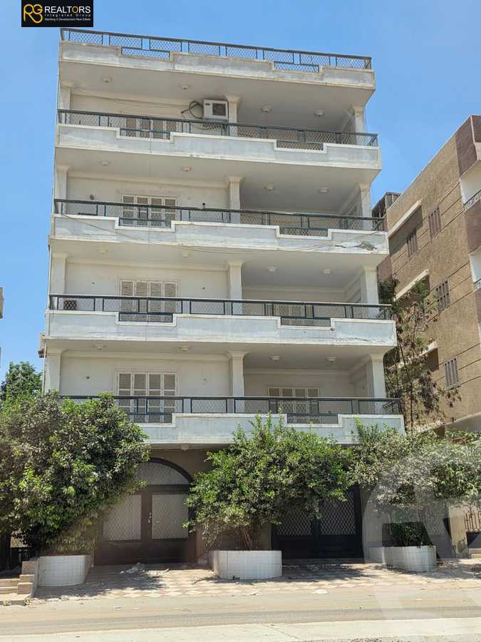 https://aqarmap.com.eg/en/listing/6245387-for-sale-cairo-6th-of-october-el-ahyaa-neighborhood-4th-school-st