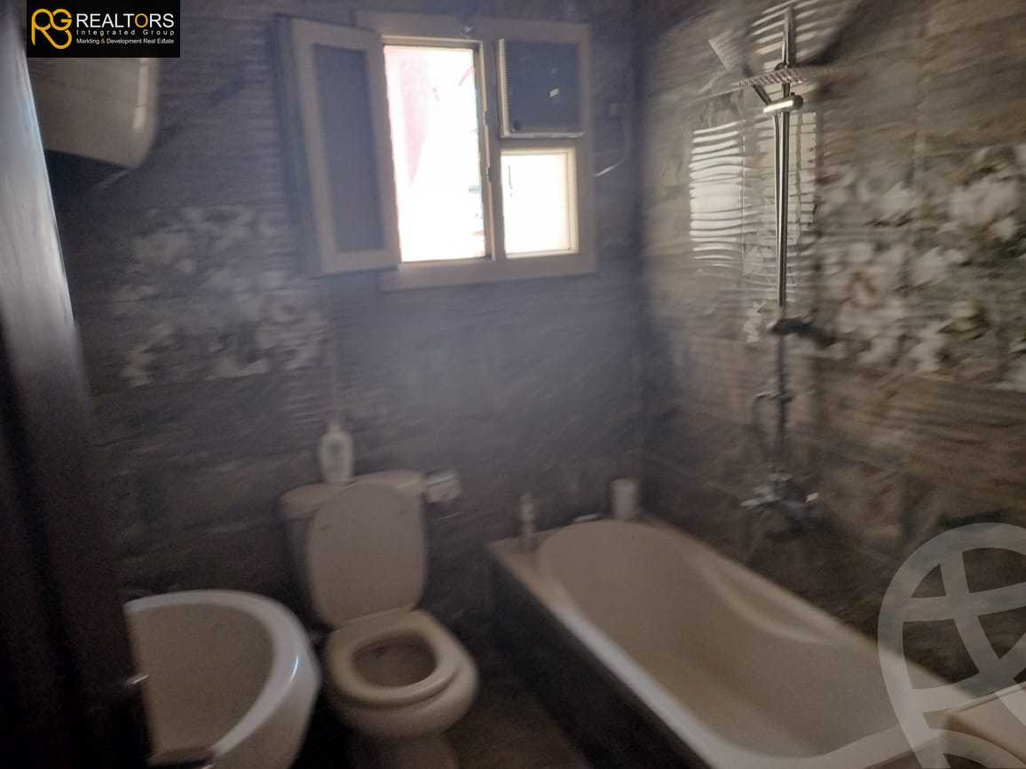 https://aqarmap.com.eg/en/listing/6249908-for-sale-cairo-el-sheikh-zayed-city-compounds-el-yasmeen-compound