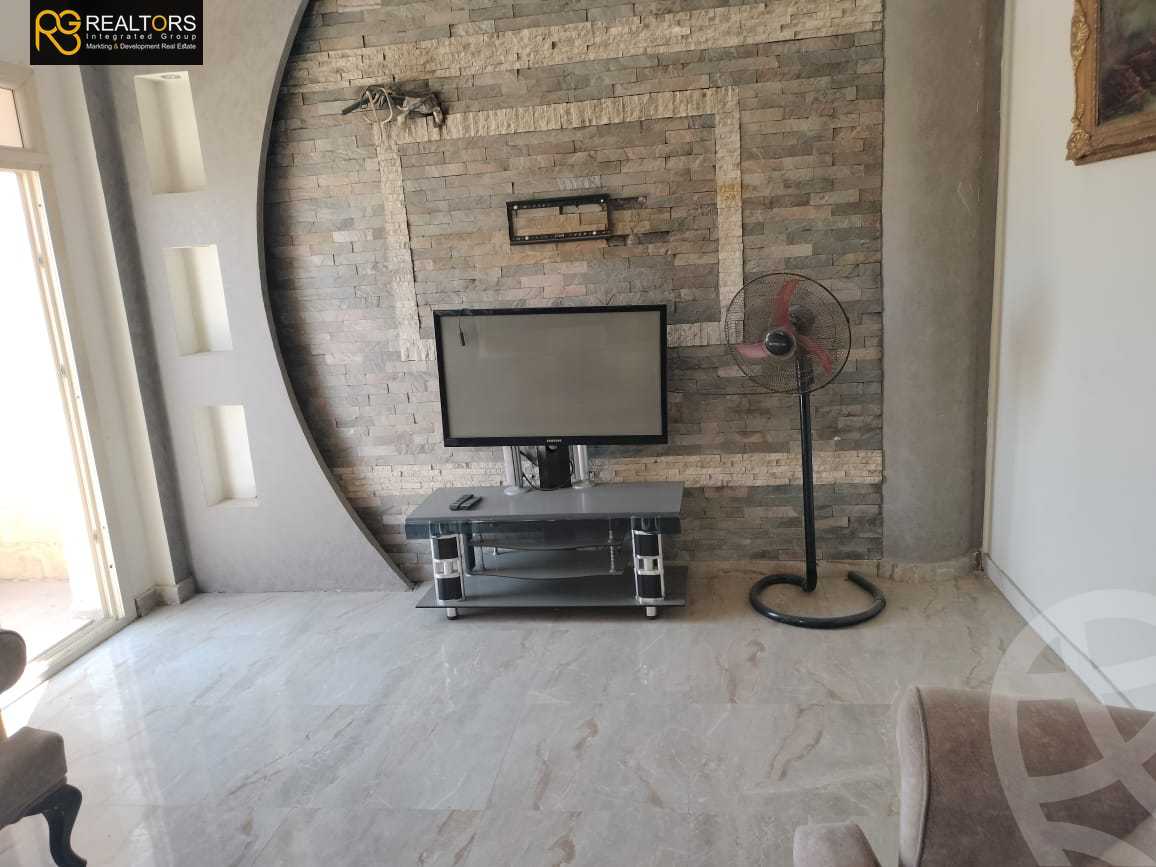 https://aqarmap.com.eg/en/listing/6249908-for-sale-cairo-el-sheikh-zayed-city-compounds-el-yasmeen-compound