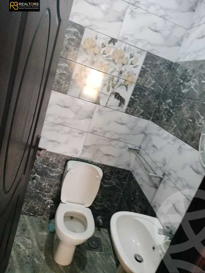 https://aqarmap.com.eg/en/listing/6249908-for-sale-cairo-el-sheikh-zayed-city-compounds-el-yasmeen-compound
