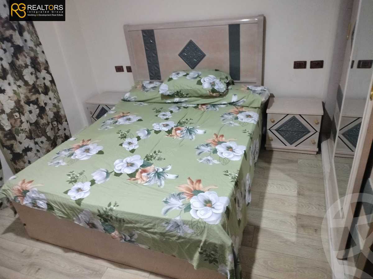 https://aqarmap.com.eg/en/listing/6249908-for-sale-cairo-el-sheikh-zayed-city-compounds-el-yasmeen-compound