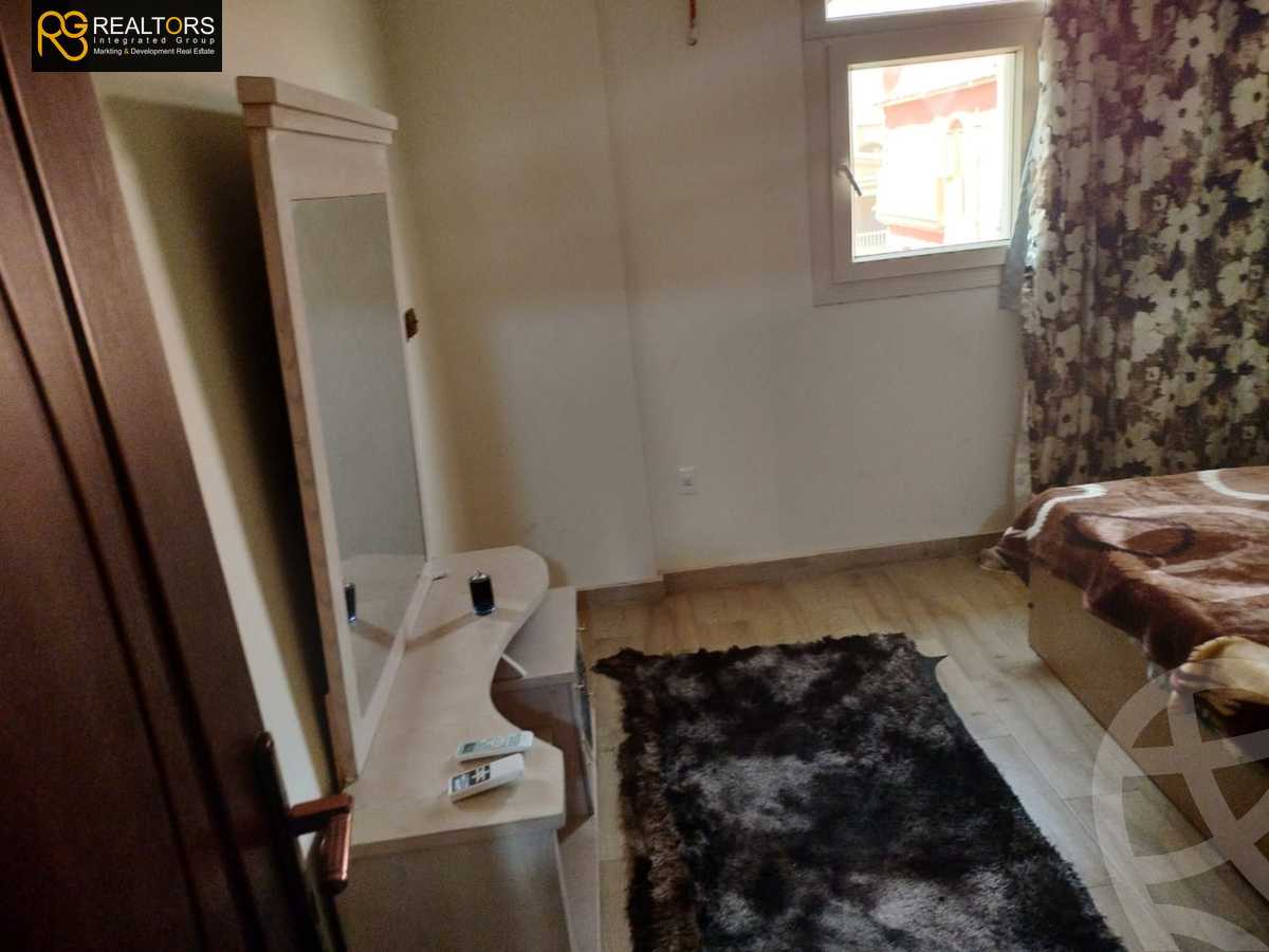 https://aqarmap.com.eg/en/listing/6249908-for-sale-cairo-el-sheikh-zayed-city-compounds-el-yasmeen-compound