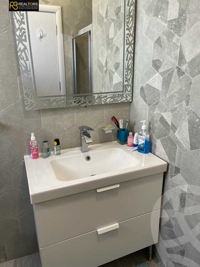 https://aqarmap.com.eg/en/listing/6256733-for-sale-cairo-el-sheikh-zayed-city-compounds-greens
