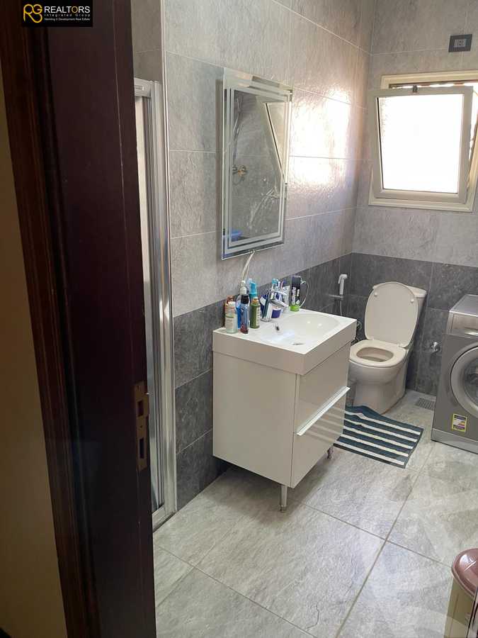 https://aqarmap.com.eg/en/listing/6256733-for-sale-cairo-el-sheikh-zayed-city-compounds-greens