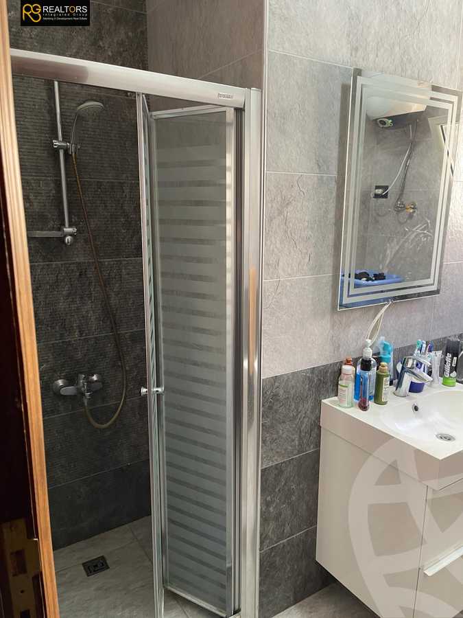 https://aqarmap.com.eg/en/listing/6256733-for-sale-cairo-el-sheikh-zayed-city-compounds-greens