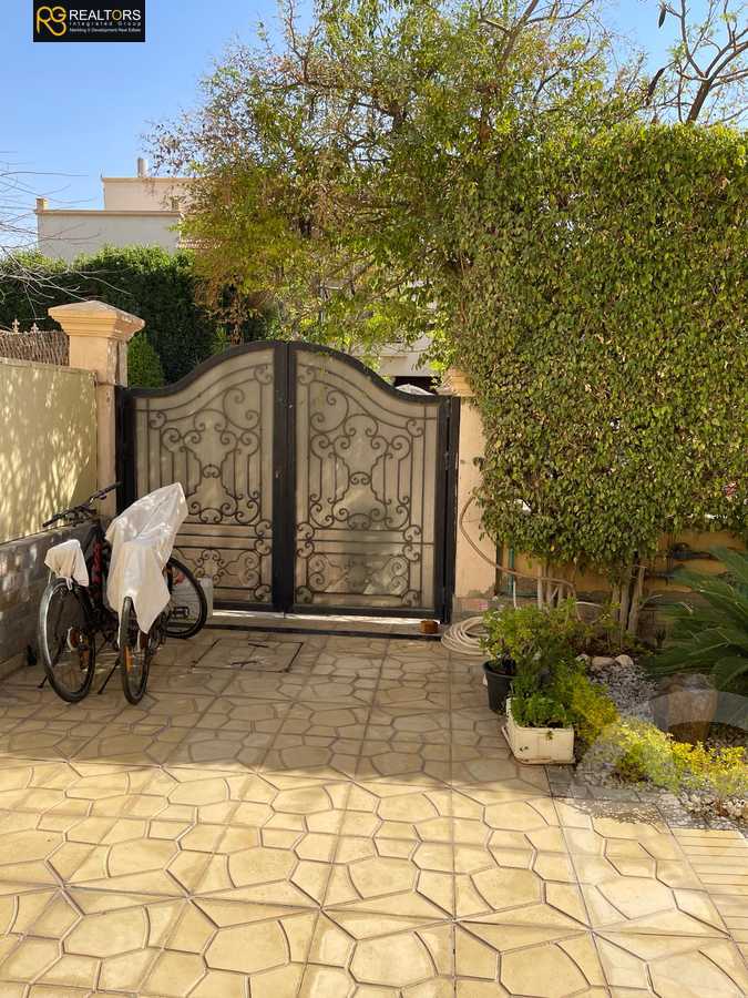 https://aqarmap.com.eg/en/listing/6256733-for-sale-cairo-el-sheikh-zayed-city-compounds-greens