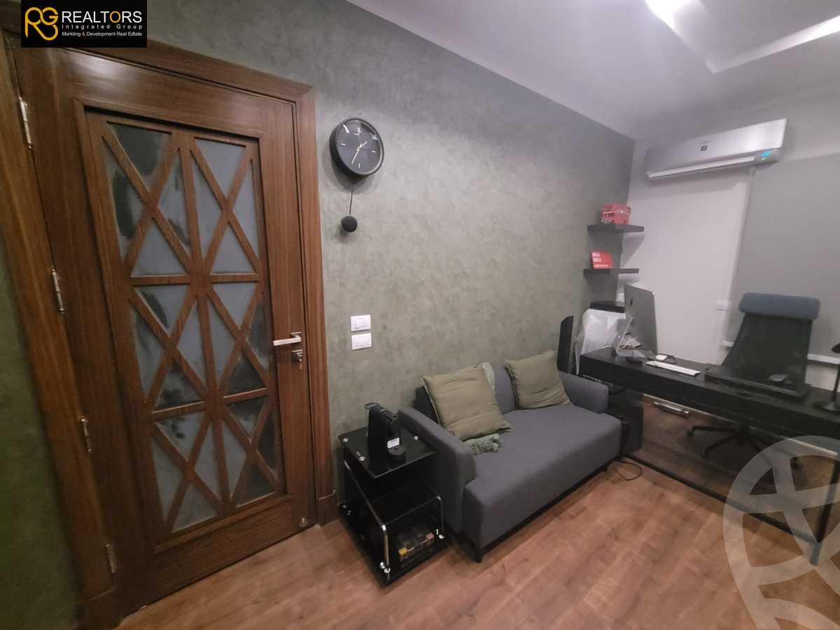 https://aqarmap.com.eg/en/listing/6258654-for-sale-cairo-el-sheikh-zayed-city-compounds-continental-residence