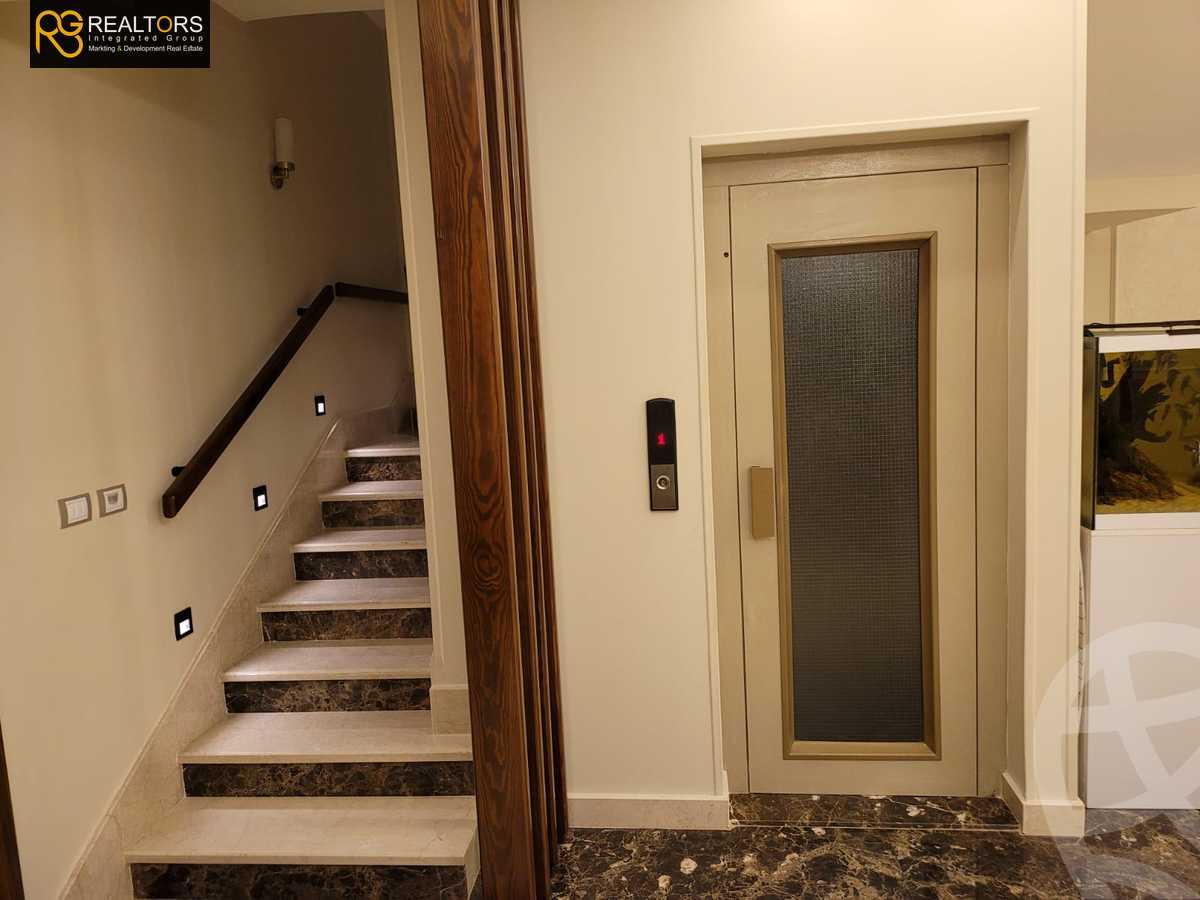 https://aqarmap.com.eg/en/listing/6258654-for-sale-cairo-el-sheikh-zayed-city-compounds-continental-residence