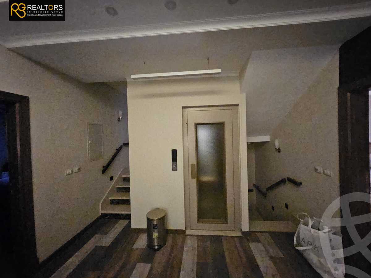 https://aqarmap.com.eg/en/listing/6258654-for-sale-cairo-el-sheikh-zayed-city-compounds-continental-residence