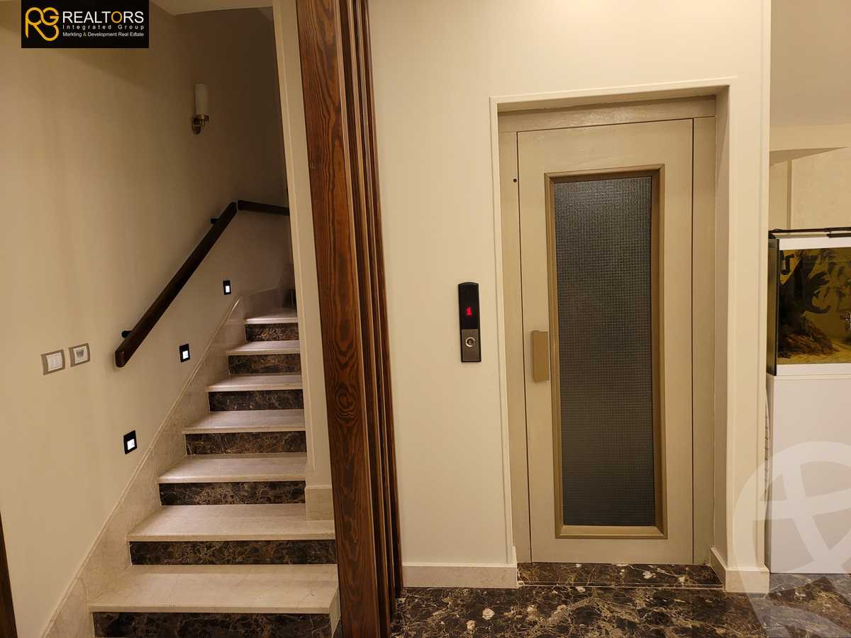 https://aqarmap.com.eg/en/listing/6258654-for-sale-cairo-el-sheikh-zayed-city-compounds-continental-residence