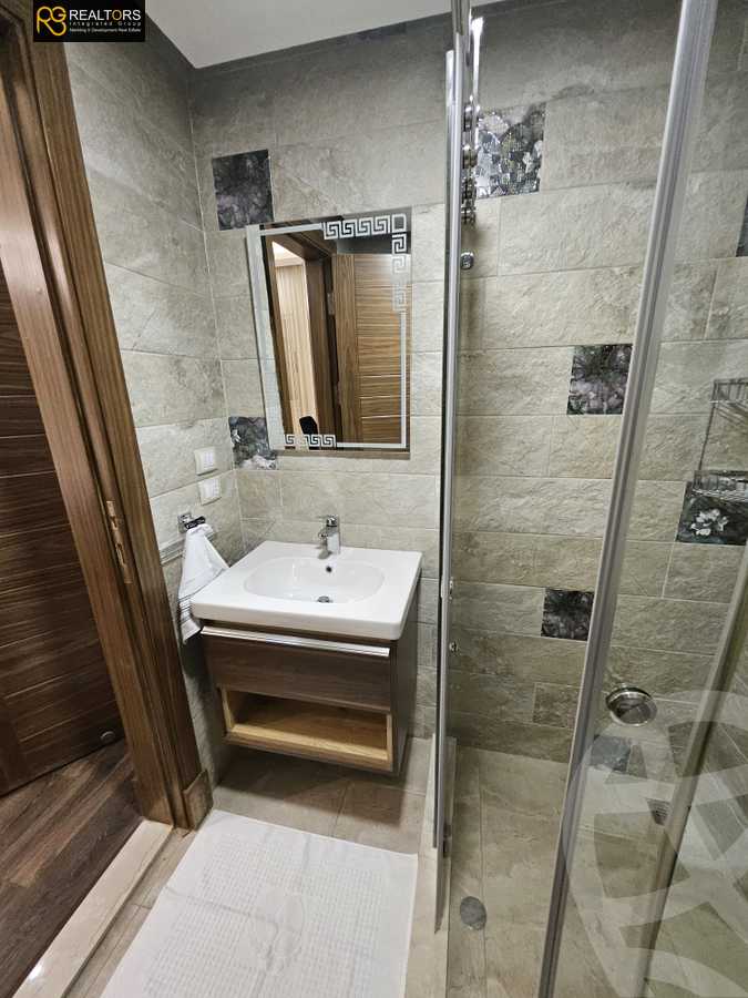 https://aqarmap.com.eg/en/listing/6258654-for-sale-cairo-el-sheikh-zayed-city-compounds-continental-residence