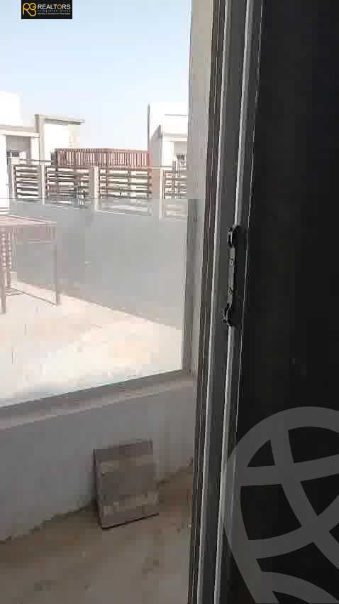 https://aqarmap.com.eg/ar/listing/6258867-for-sale-cairo-el-sheikh-zayed-city-compounds-el-khamayel