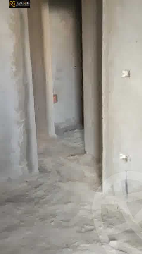 https://aqarmap.com.eg/ar/listing/6258867-for-sale-cairo-el-sheikh-zayed-city-compounds-el-khamayel