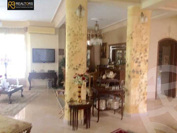https://aqarmap.com.eg/en/listing/6290058-for-sale-cairo-6th-of-october-compounds-royal-hills