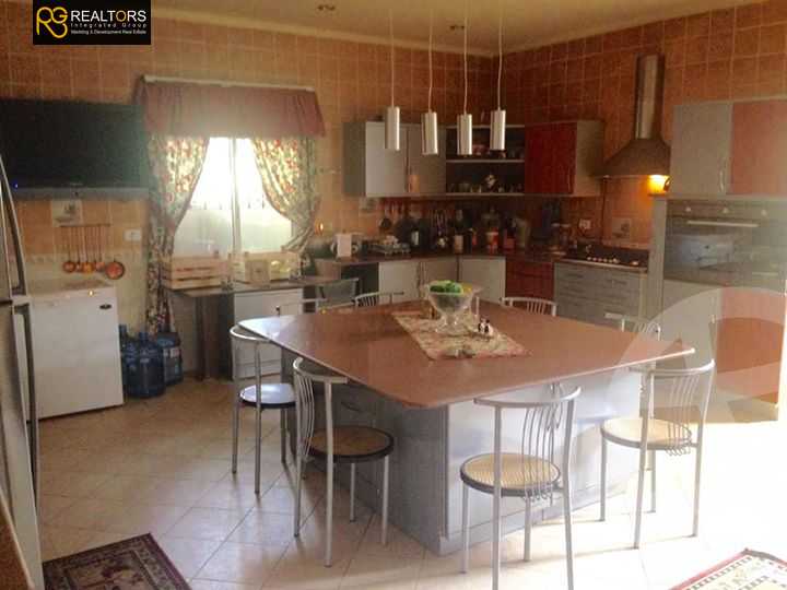 https://aqarmap.com.eg/en/listing/6290058-for-sale-cairo-6th-of-october-compounds-royal-hills