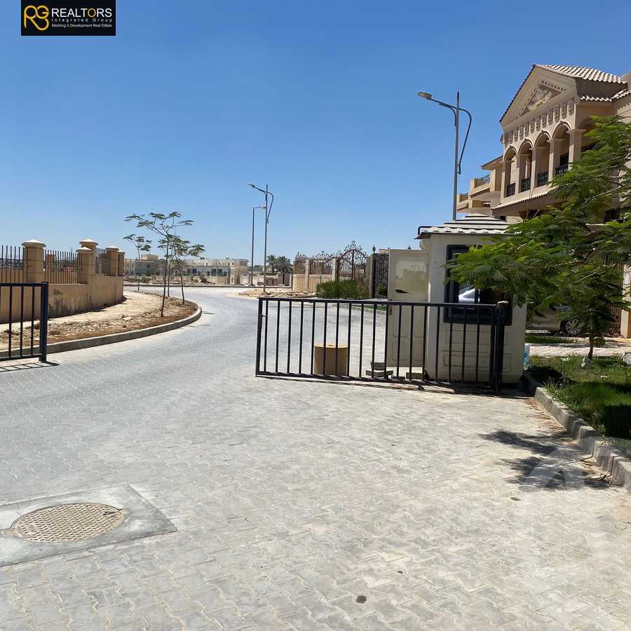 https://aqarmap.com.eg/ar/listing/6294709-for-sale-cairo-6th-of-october-compounds-dream-land-flower-resort