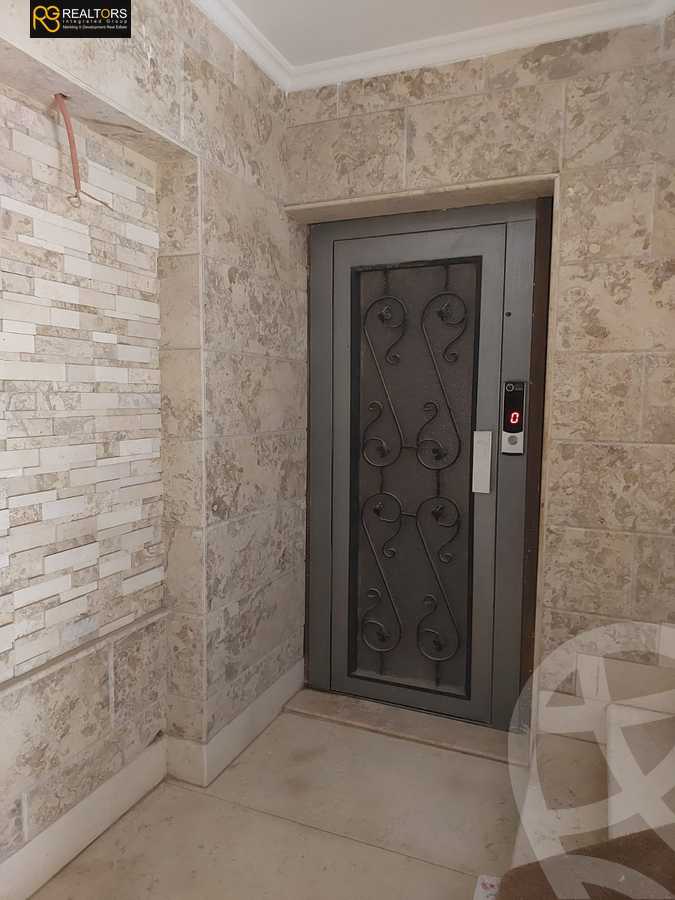 https://aqarmap.com.eg/en/listing/6316142-for-sale-cairo-el-sheikh-zayed-city-compounds-zayed-heights-compound