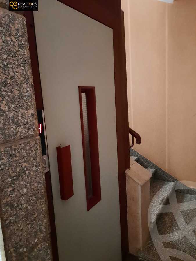 https://aqarmap.com.eg/ar/listing/6316371-for-sale-cairo-6th-of-october-el-ahyaa-neighborhood-5th-street-2