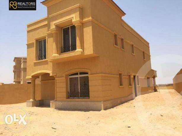 https://aqarmap.com.eg/en/listing/6366326-for-sale-cairo-el-sheikh-zayed-city-compounds-royal-meadows
